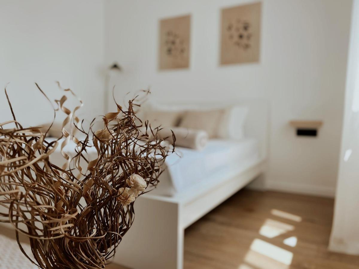 Dawn & Dusk - Modern Two Bedroom Apartment With Mountain Views Čilipi Dış mekan fotoğraf