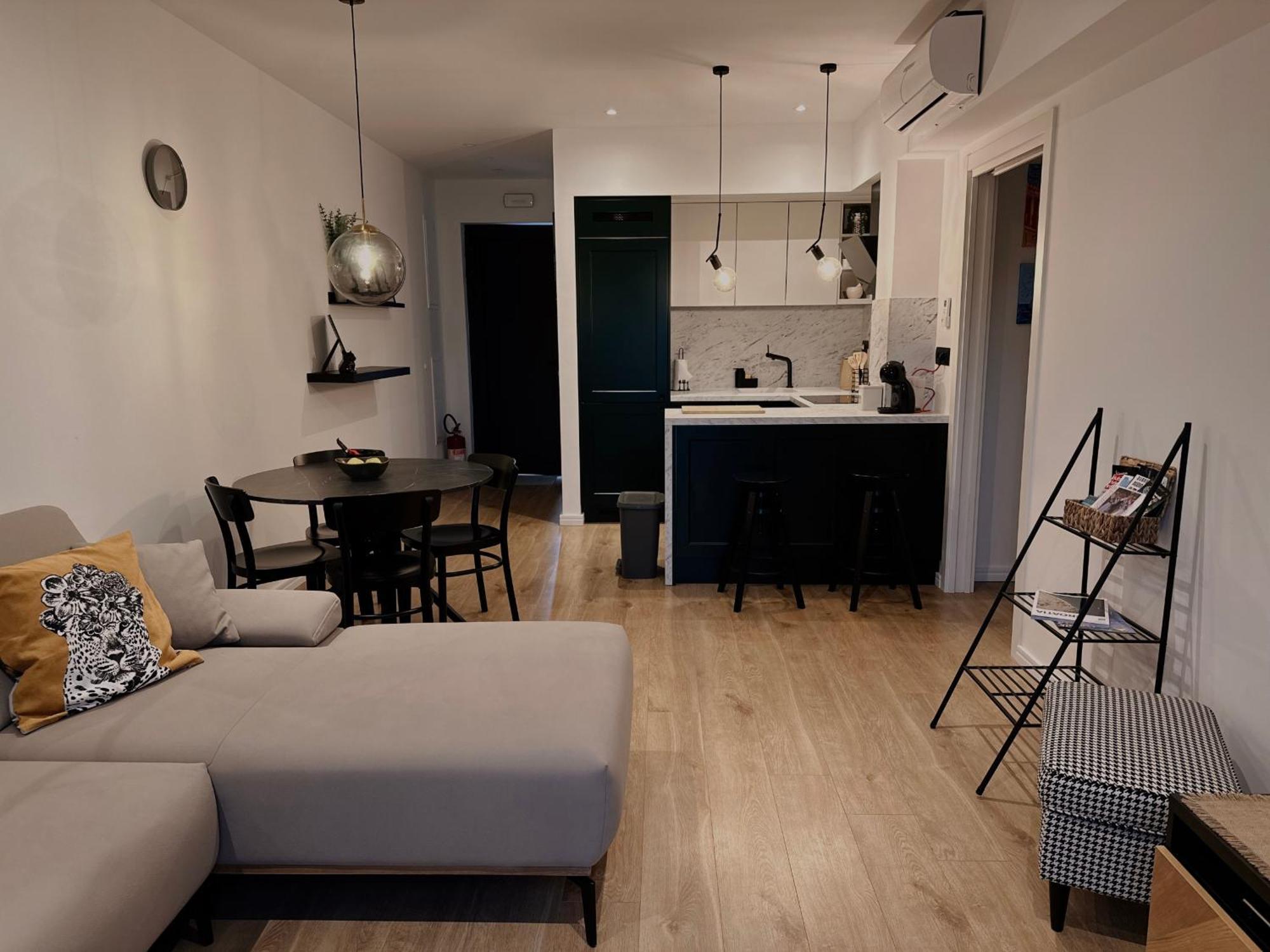 Dawn & Dusk - Modern Two Bedroom Apartment With Mountain Views Čilipi Dış mekan fotoğraf